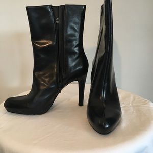 EUC Nine West black booties SIZE 8